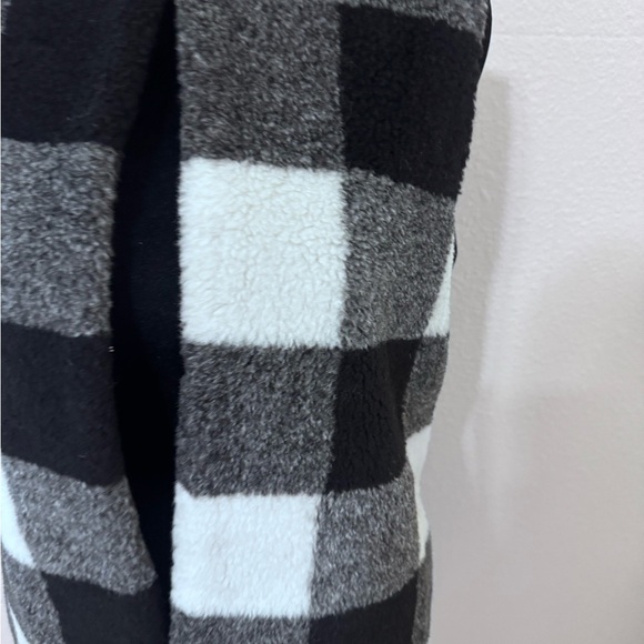 Talbots Black and white vest - Picture 4 of 6